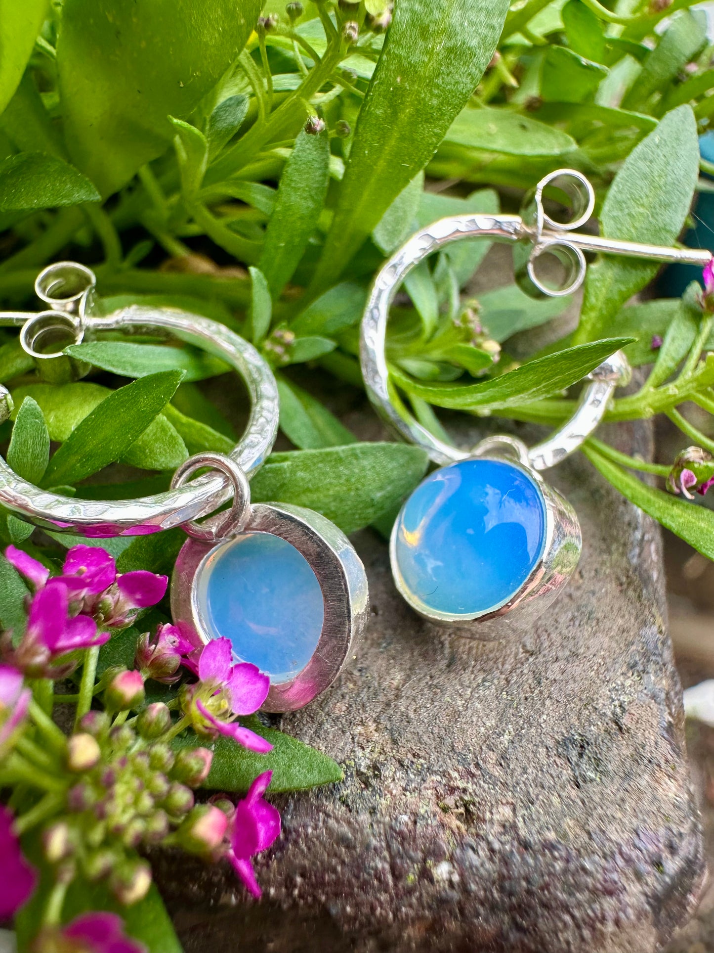 Everchange Huggies- Opalite